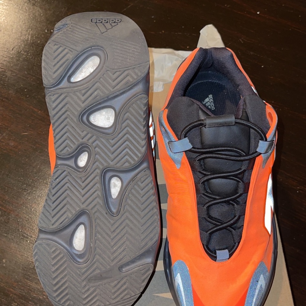 Yeezy 700 MNVN